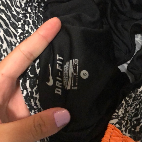 nike running shorts - Picture 3 of 3